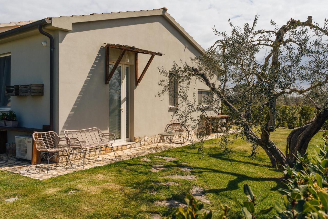 Agriturismo Sweet Cottage Марина-ди-Гроссето Экстерьер фото